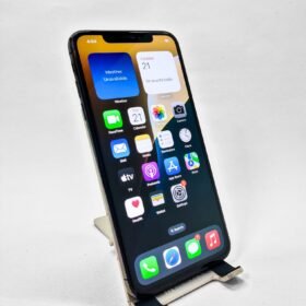 Refurbished Apple iPhone Xs Max 256GB Space Gray for sale – Best price, premium condition, Pan India delivery available. Front View